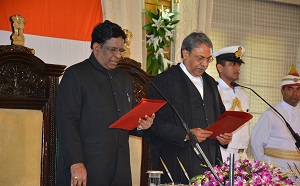Hon�ble Chief Justice of Gauhati High Court Mr. Justice Shri Ajit Singh administering the oath of office to the Governor of Meghalaya Shri V. Shanmuganathan as the Governor of Arunachal Pradesh in the Darbar Hall of Raj Bhavan, Itanagar on 14th September� 2016.